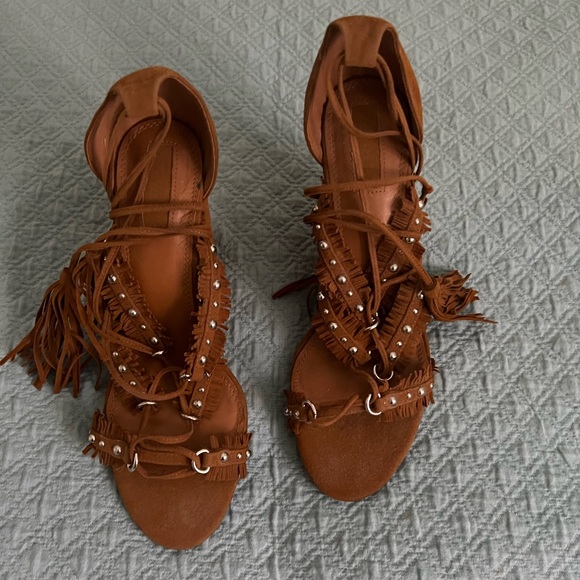 Beautiful shoes barely worn - Picture 2 of 2